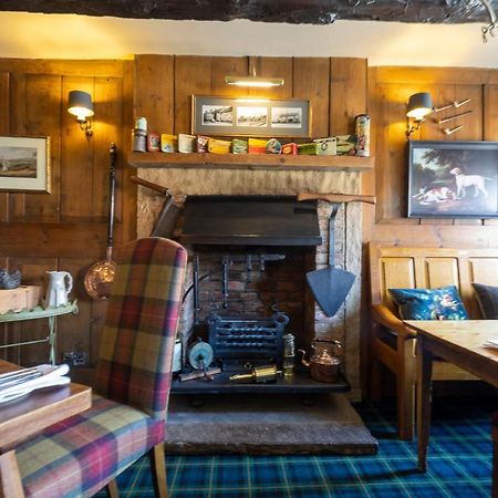 The Fox And Hounds Country Inn Пикъринг Екстериор снимка
