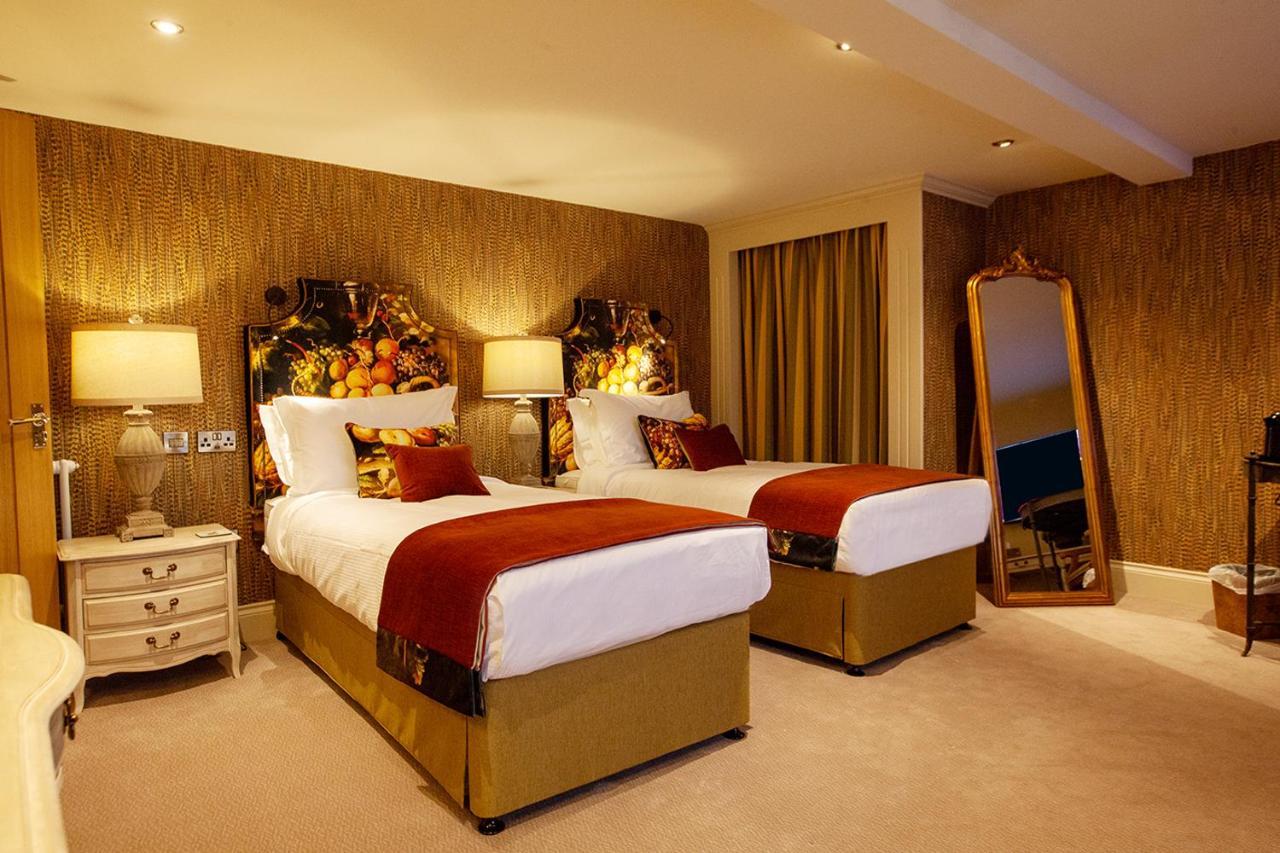 The Fox And Hounds Country Inn Пикъринг Екстериор снимка