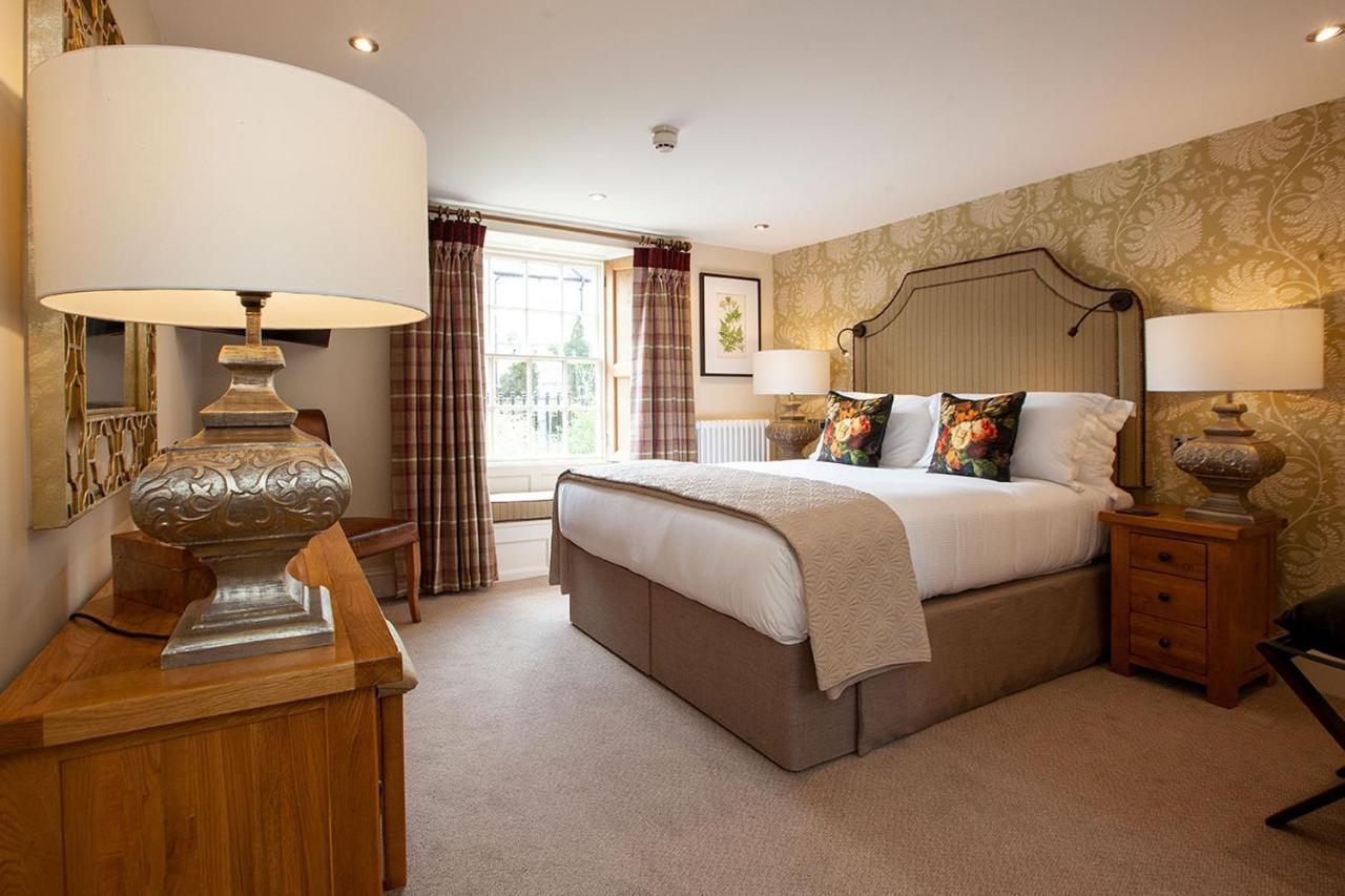 The Fox And Hounds Country Inn Пикъринг Екстериор снимка