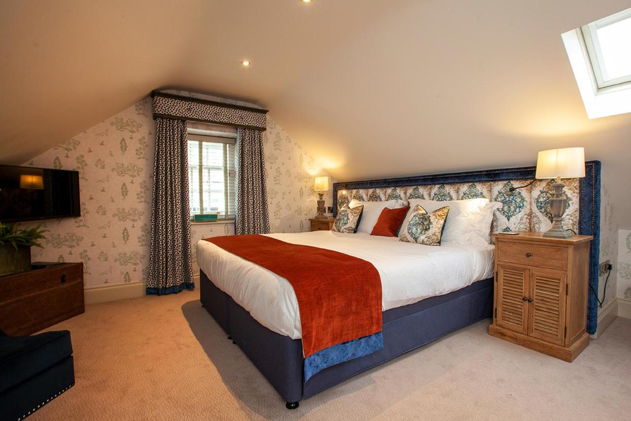 The Fox And Hounds Country Inn Пикъринг Екстериор снимка