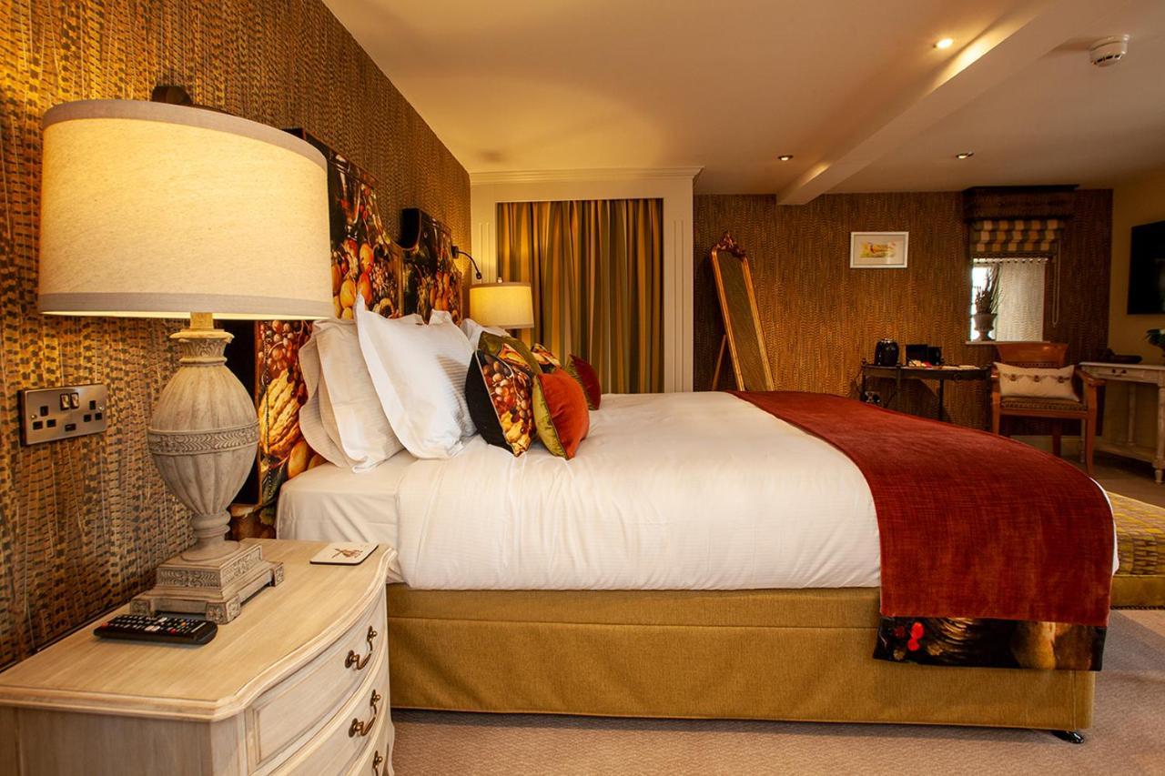 The Fox And Hounds Country Inn Пикъринг Екстериор снимка
