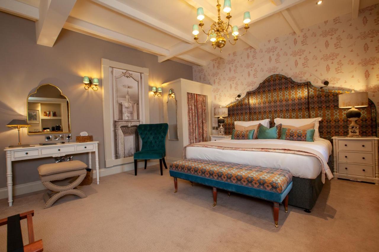 The Fox And Hounds Country Inn Пикъринг Екстериор снимка