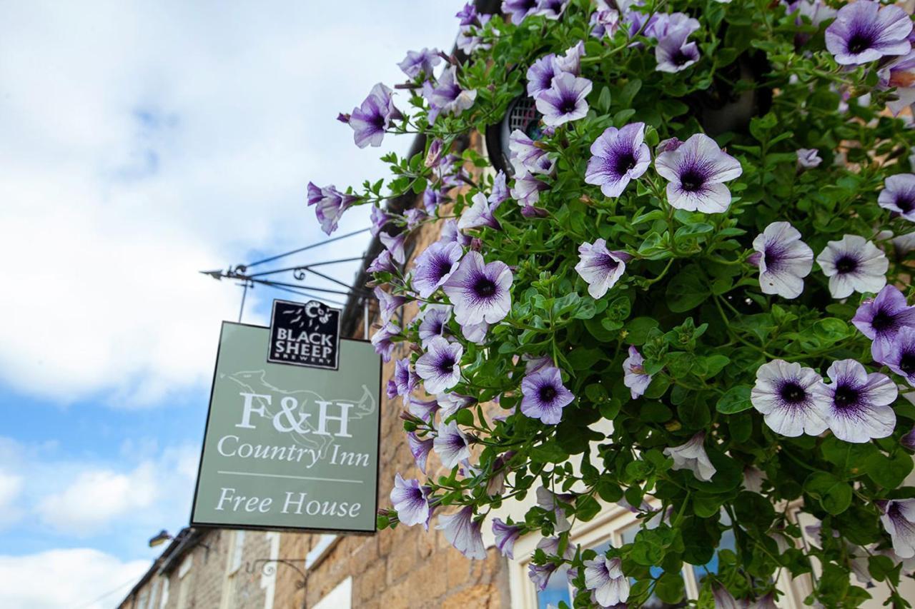 The Fox And Hounds Country Inn Пикъринг Екстериор снимка