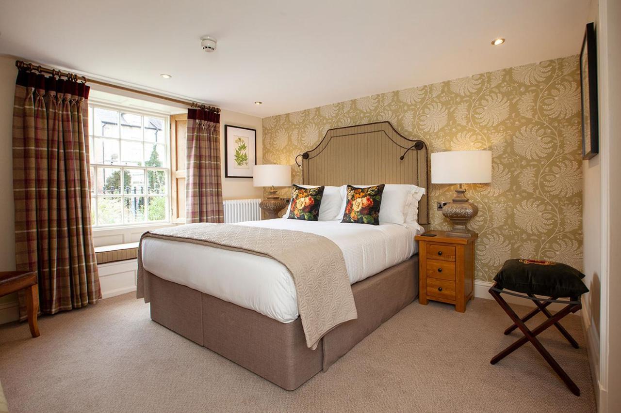 The Fox And Hounds Country Inn Пикъринг Екстериор снимка