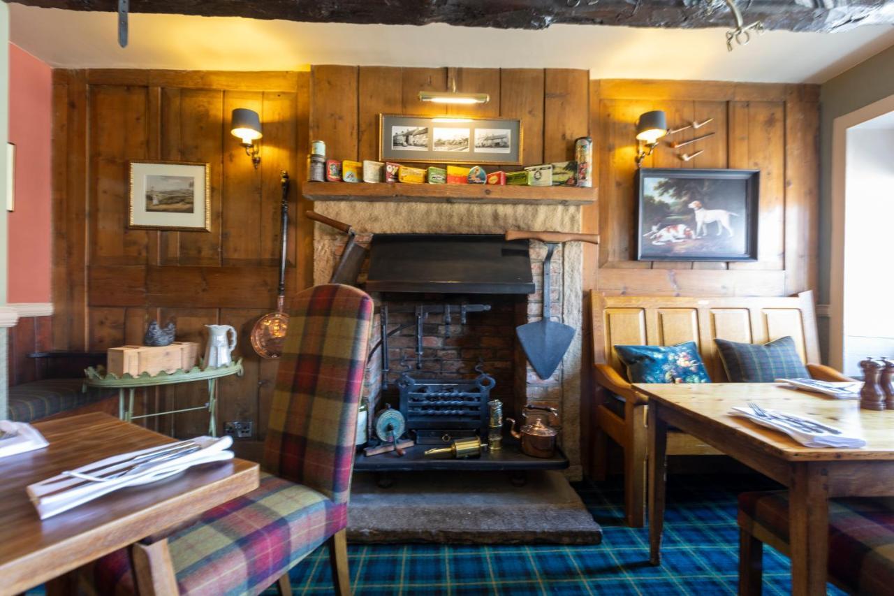 The Fox And Hounds Country Inn Пикъринг Екстериор снимка