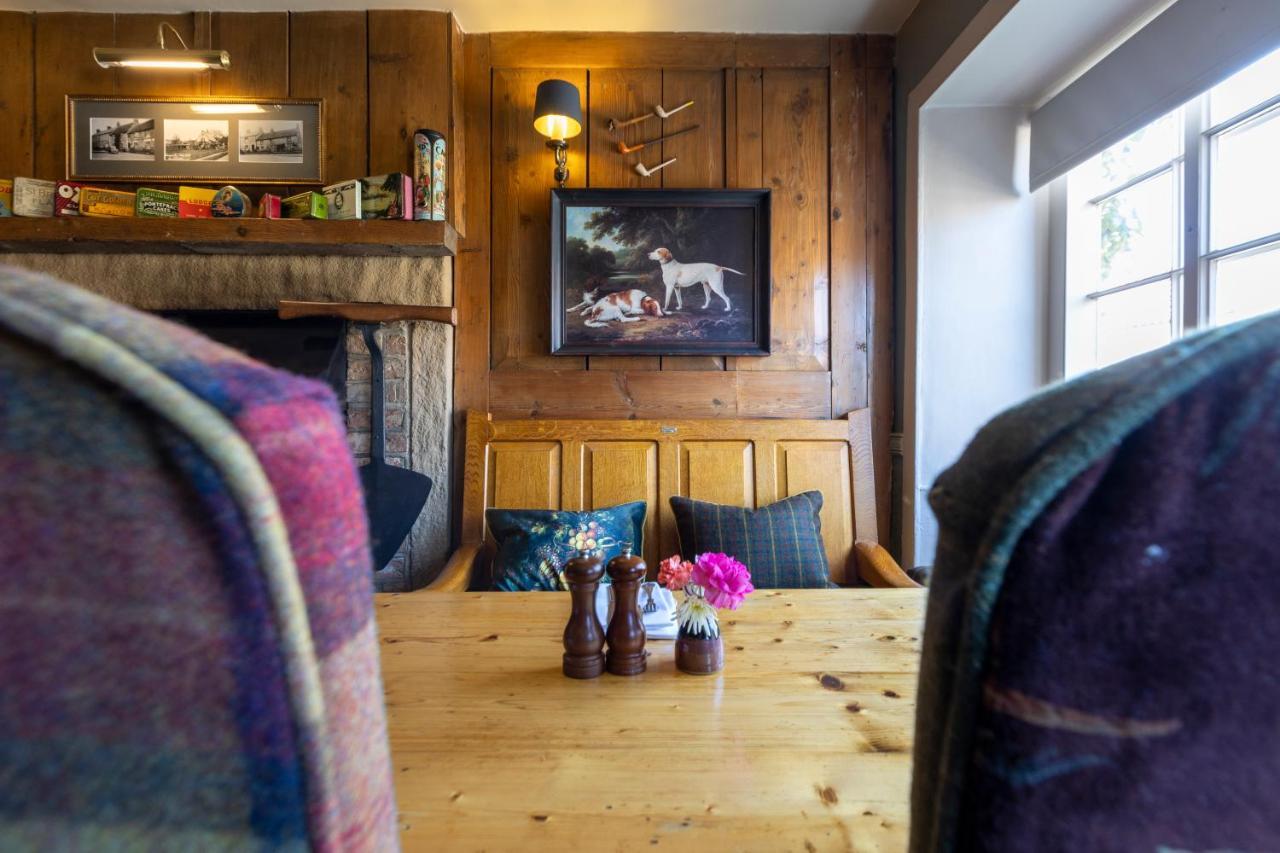 The Fox And Hounds Country Inn Пикъринг Екстериор снимка