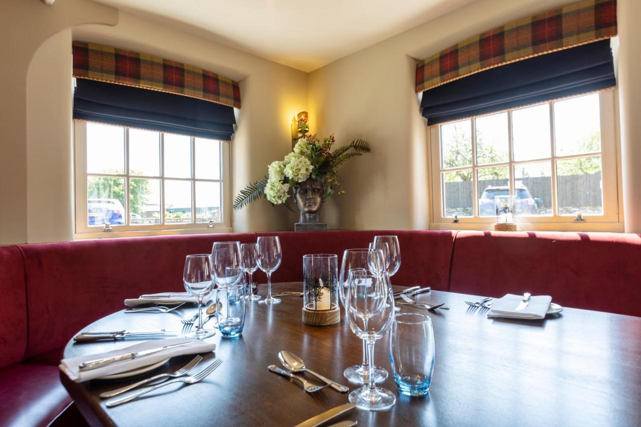 The Fox And Hounds Country Inn Пикъринг Екстериор снимка